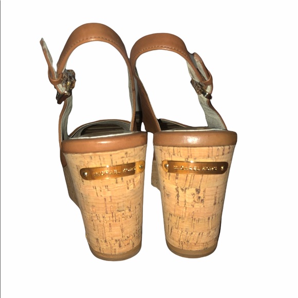 💕 Size 8 Michael Kors peep toe brown wedge - Picture 4 of 8